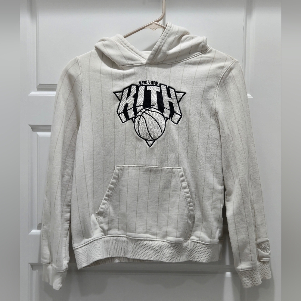 KITH NEW YORK KNICKS NY PINSTRIPE WILLIAM III HOODIE SANDRIFT BOYS XL 14/16